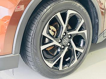 2017 Toyota C-hr G LED LIMITED HYBRID | LOW KM | 