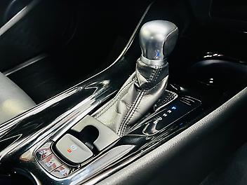 2017 Toyota C-hr G LIMITED HYBRID | RADAR CRUISE CONTROL | LOW MILEAGE