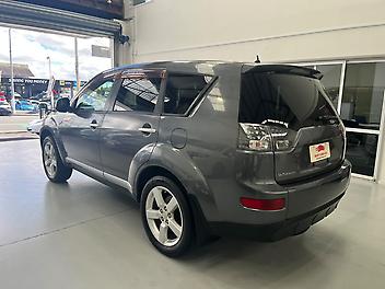 2007 Mitsubishi Outlander 07-SEATER | 4WD PETROL SUV | (PRE-OWNED)