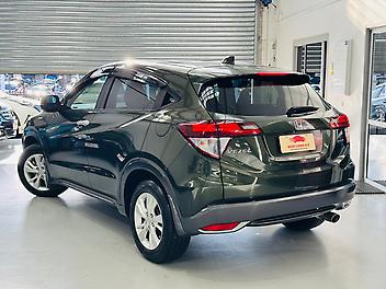2014 Honda Vezel HYBRID SUPER LOW MILEAGE - 30,000 KM ONLY 
