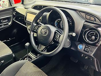 2017 Toyota VITZ HYBRID JUWELA LIMITED | SUPER  LOW MILEAGE | FOGs