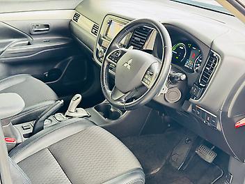 2014 Mitsubishi Outlander PHEV 4WD | LEATHER TRIM | CRUISE | HEAT SEAT 