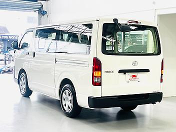 2025 Toyota Hiace 2.8 L DIESEL | ALMOST BRANDNEW | ONLY 35KM | APPLE CAR PLAYER