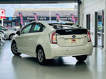 2015 Toyota Prius S GRADE HYBRID | FOGs | FUEL SAVER
