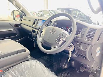 2025 Toyota Hiace 2.8 L DIESEL | ALMOST BRANDNEW | ONLY 35KM | APPLE CAR PLAYER