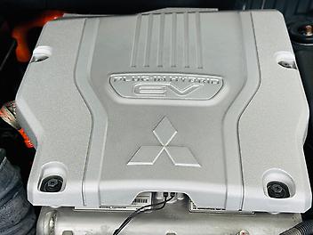 2014 Mitsubishi Outlander PHEV 4WD | LEATHER TRIM | CRUISE | HEAT SEAT | POWER TAIL GATE