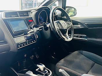 2013 Honda Fit S GRADE HYBRID | TIPTRONIC | PRE-OWNED