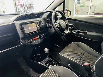 2017 Toyota VITZ HYBRID JUWELA LIMITED | SUPER  LOW MILEAGE | FOGs