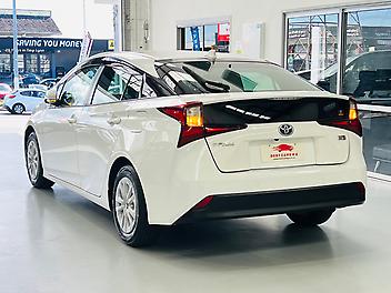 2021 Toyota Prius S LIMITED HYBRID | ADAPTIVE CRUISE CONTROL | FOG LIGHTS