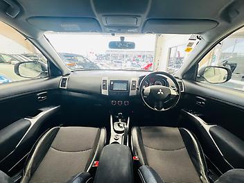 2011 Mitsubishi Outlander 2.4L 4WD ROADEST | 7-SEATS | SMART KEY | (PRE-OWNED)