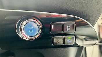 2018 Toyota Prius S GRADE HYBRID | ADAPTIVE CRUISE CONTROL | FOG LIGHTS |