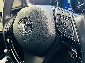 2017 Toyota C-hr G LIMITED HYBRID | RADAR CRUISE CONTROL | LOW MILEAGE