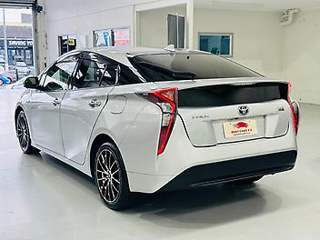 2017 Toyota Prius S LIMITED HYBRID | CRUISE CONTROL | ALLOY WHEELS