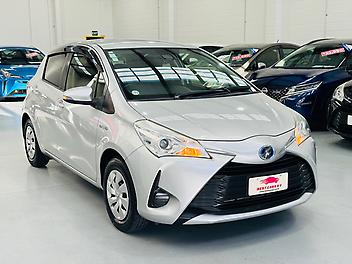 2018 Toyota VITZ HYBRID F GRADE | PUSH START WITH SMART KEY | DUAL MULTIFUNCTION