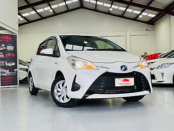 2017 Toyota VITZ HYBRID F GRADE | PUSH START WITH SMART KEY | 