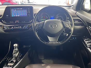 2017 Toyota C-hr G LIMITED HYBRID | RADAR CRUISE CONTROL