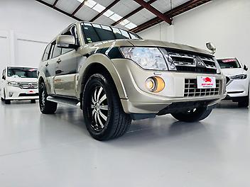 2013 Mitsubishi Pajero 3.2L DIESEL EXCEED | 7 SEATER | 4WD | FRESH IMPORT |
