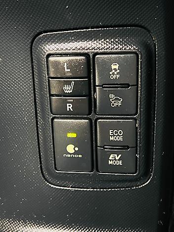 2017 Toyota Aqua 1.5L HYBRID | S GRADE | TRD BODY KIT | HEATED SEATS 