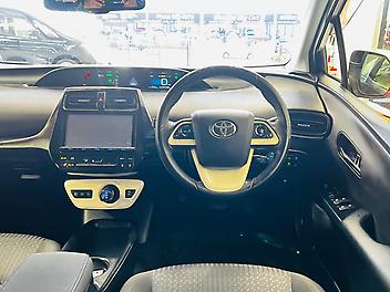 2017 Toyota Prius 1.8L HYBRID | S GRADE | ADAPTIVE CRUISE CONTROL | FOG LIGHTS