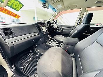 2013 Mitsubishi Pajero 3.2L DIESEL EXCEED | 7 SEATER | 4WD | FRESH IMPORT |