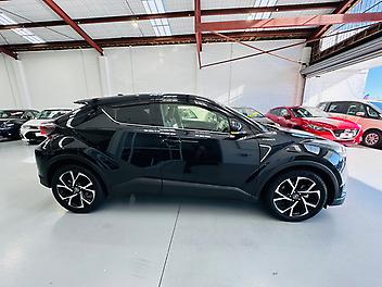 2017 Toyota C-hr HYBRID G GRADE LED VERSION | APPLE CAR PLAYER | (PRE-OWNED)