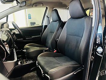 2017 Toyota VITZ HYBRID U SPORT PACKAGE | HIGH SPEC | CRUISE CONTROL