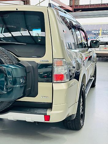 2013 Mitsubishi Pajero 3.2L DIESEL EXCEED | 7 SEATER | 4WD | FRESH IMPORT |