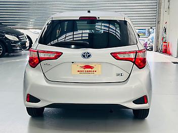 2018 Toyota VITZ HYBRID F GRADE | PUSH START WITH SMART KEY | DUAL MULTIFUNCTION