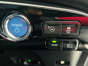 2017 Toyota Prius 1.8L HYBRID | S GRADE | ADAPTIVE CRUISE CONTROL | FOG LIGHTS