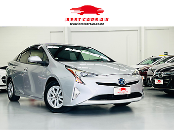 2018 Toyota Prius S GRADE HYBRID | ADAPTIVE CRUISE CONTROL | FOG LIGHTS |