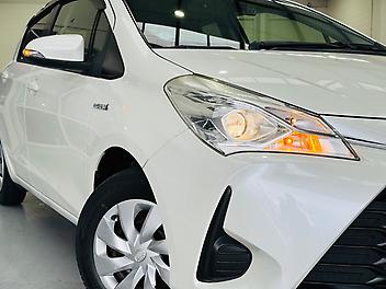 2017 Toyota VITZ HYBRID F GRADE | PUSH START WITH SMART KEY | 