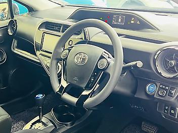2017 Toyota Aqua S GRADE | FACELIFTED | SUPER LOW MILEAGE 