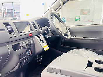 2025 Toyota Hiace 2.8 L DIESEL | ALMOST BRANDNEW | ONLY 35KM | APPLE CAR PLAYER