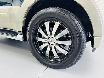 2013 Mitsubishi Pajero 3.2L DIESEL EXCEED | 7 SEATER | 4WD | FRESH IMPORT |