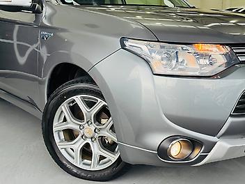 2014 Mitsubishi Outlander PHEV 4WD | LEATHER TRIM | CRUISE | HEAT SEAT 