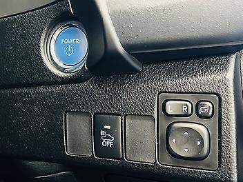 2017 Toyota Auris HYBRID HATCHBACK | FOG LAMPS | ALLOY WHEELS