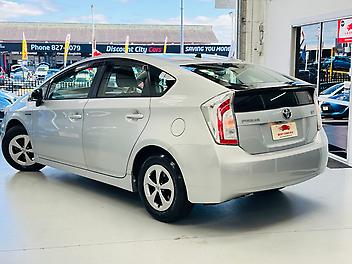 2012 Toyota Prius 1.8L HYBRID (PRE-OWNED)