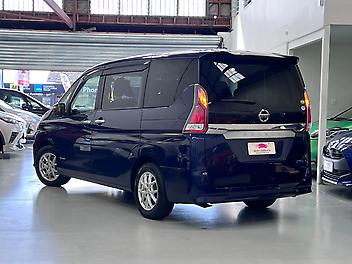 2017 Nissan Serena 2.0 L HYBRID V PACKAGE | 8 SEATER | ADAPTIVE CRUISE CONTROL 