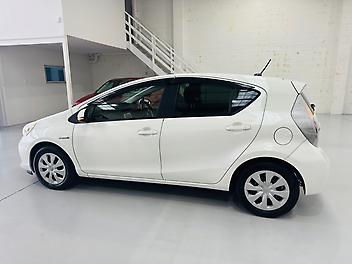 2012 Toyota Aqua S GRADE | PUSH START WITH SMART KEY | (PRE-OWNED)