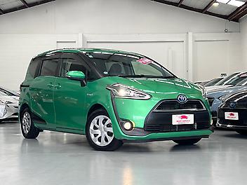 2016 Toyota Sienta HYBRID G GRADE | 07 SEATER | PUSH START | AUTO HEADLIGHTS 