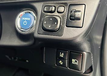 2017 Toyota Aqua 1.5L HYBRID | S GRADE | TRD BODY KIT | HEATED SEATS 