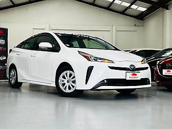 2021 Toyota Prius S LIMITED HYBRID | ADAPTIVE CRUISE CONTROL | FOG LIGHTS