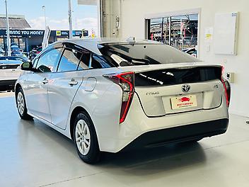 2016 Toyota Prius S GRADE LIMITED HYBRID | CRUISE CONTROL | FOG LAMPS