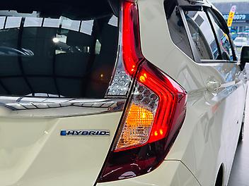 2013 Honda Fit HYBRID F-PACKAGE | ARM REST | REVERSE CAMERA
