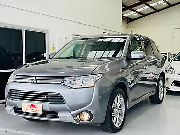 2014 Mitsubishi Outlander PHEV 4WD | LEATHER TRIM | CRUISE | HEAT SEAT 