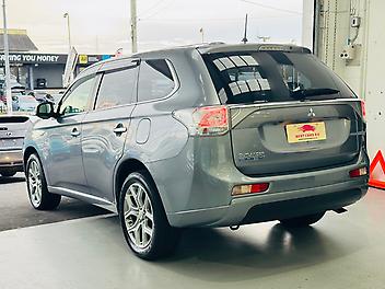 2014 Mitsubishi Outlander PHEV 4WD | LEATHER TRIM | CRUISE | HEAT SEAT 