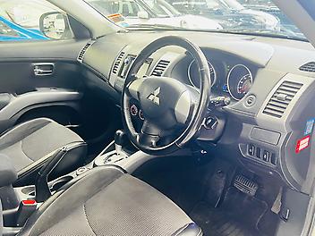 2011 Mitsubishi Outlander 2.4L 4WD ROADEST | 7-SEATS | SMART KEY | (PRE-OWNED)