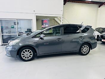2013 Toyota Prius ALPHA G GRADE HYBRID | 07-SEATER | CRUISE CONTROL (PRE-OWNED)