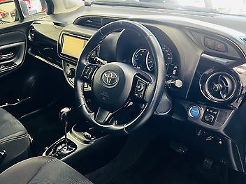 2017 Toyota VITZ HYBRID U SPORT PACKAGE | HIGH SPEC | CRUISE CONTROL