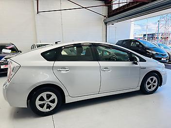 2012 Toyota Prius 1.8L HYBRID (PRE-OWNED)